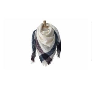 Azuri women's oversized blanket scarf